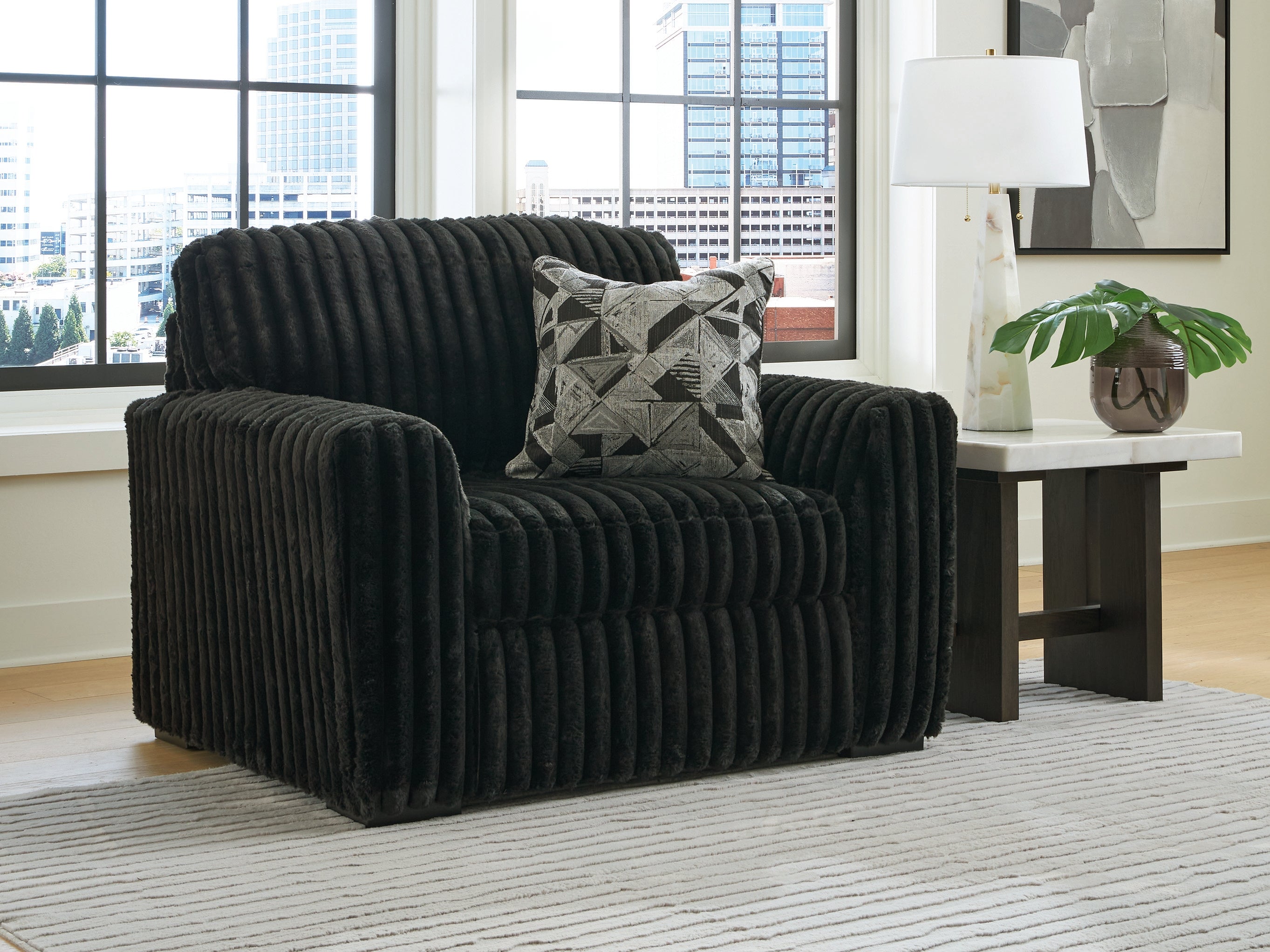 Midnight-Madness Onyx Oversized Chair – Luna Furniture