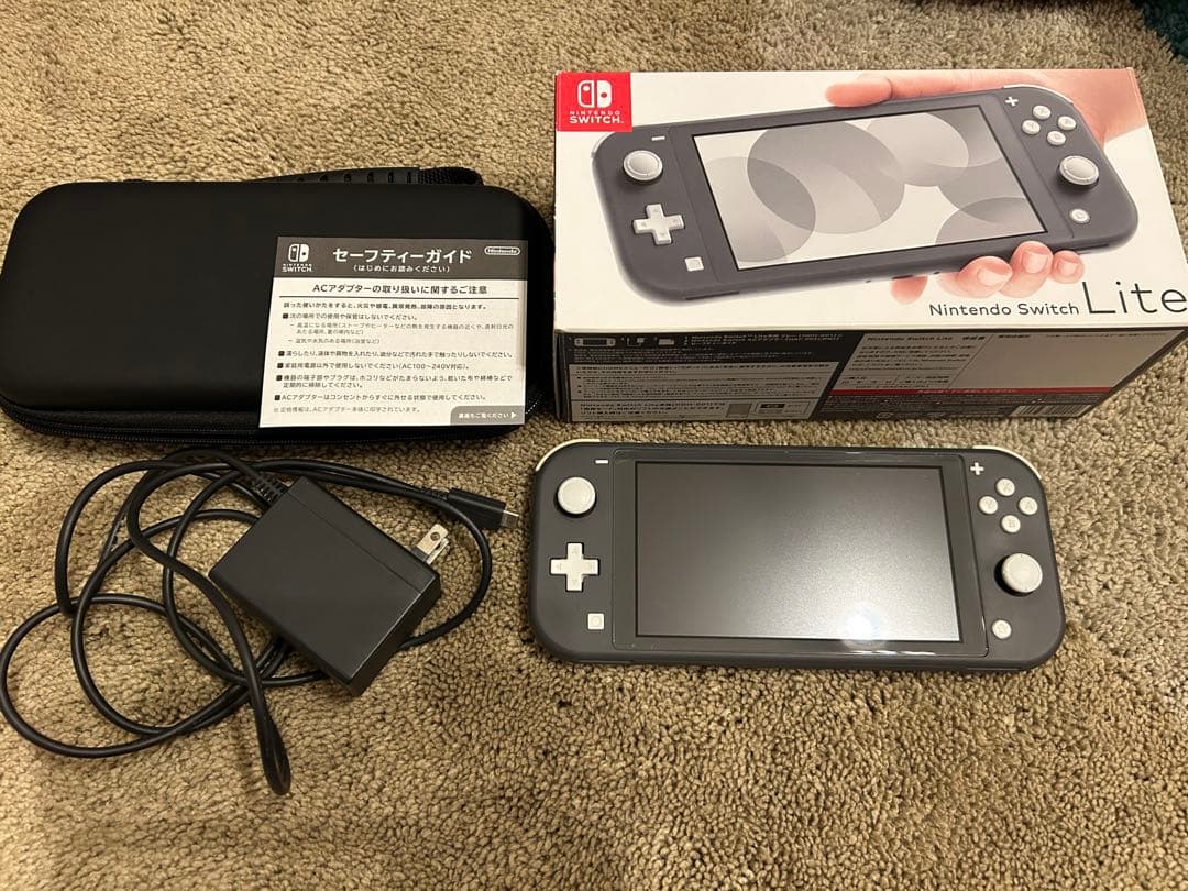Nintendo Switch Lite グレー 本体　本体カバー付き Nintendo Switch Lite グレー 任天堂 Switch本体 ※量販店舗印付の場合